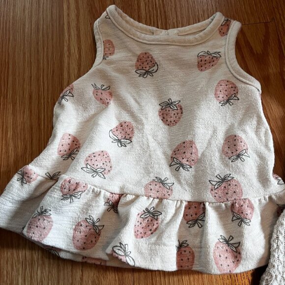 Little Planet Organic Baby Tank Tops Lot of 2 Beige 6 months So Soft! - Picture 3 of 6